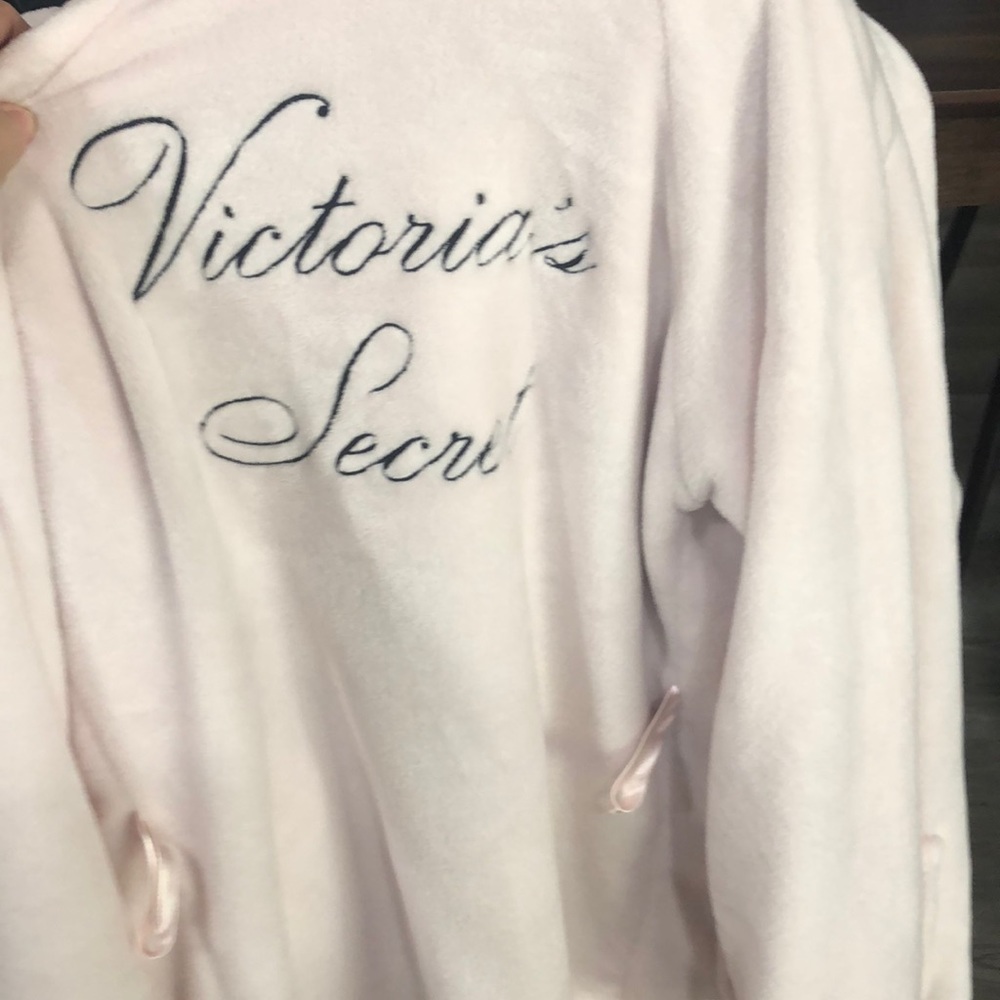 COPY - Victoria secret pink robe